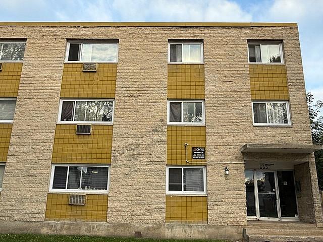 665 Maryland 1 Br Available Now!