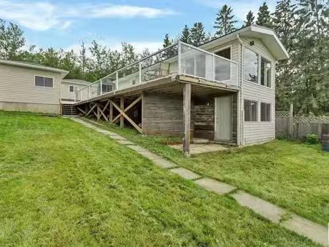 666 Blue Heron Drive, Rural Lac Ste. Anne County, AB, T0E 1V0.