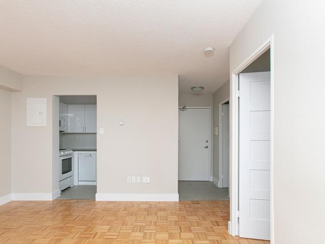 666 Spadina Ave. Sussex Square 666 Spadina Ave. Sussex Square 1 Bedroom [object Promise] for Rent