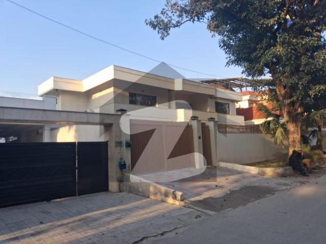 666 Square Yard 6 Bed House Available For Rent In F 11