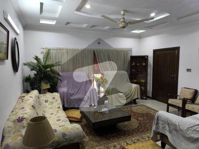 666 Square Yards Cda Transfer Livable House In F 8/1 On Top Location, Near F8 Markaz Near Mosque F 8/1