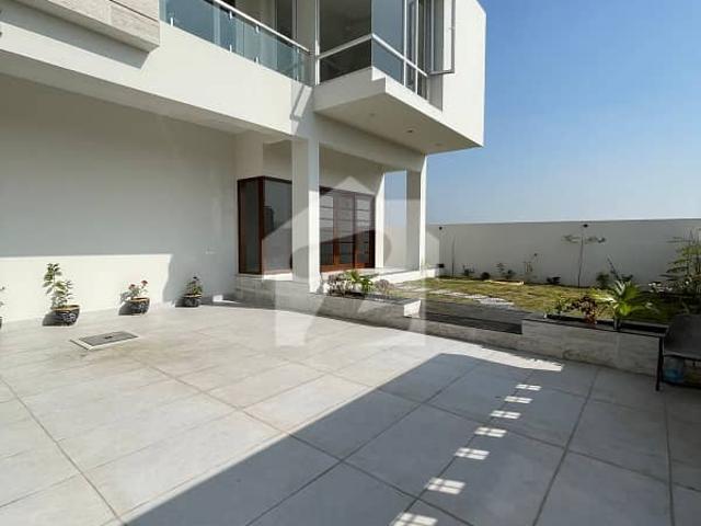 666 Sq Yards Bungalow For Sale Phase 8