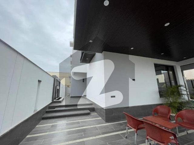 666 yard bungalow For sale DHA phase 8