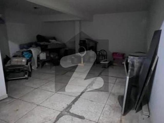 666 Yards Commercial Bungalow For Rent PECHS