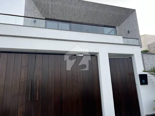 666 Yards Brand New Sharjeel Hamid Design House Available For Tasteful Buyers