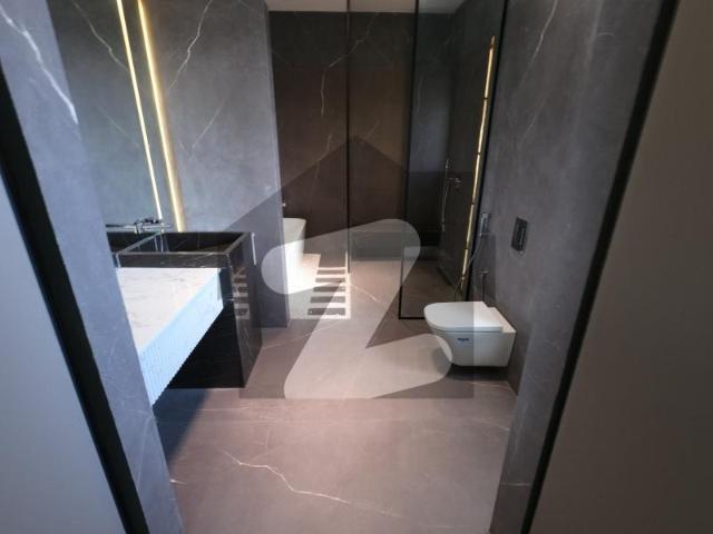 666 Yards Bungalow For Sale DHA Phase 8