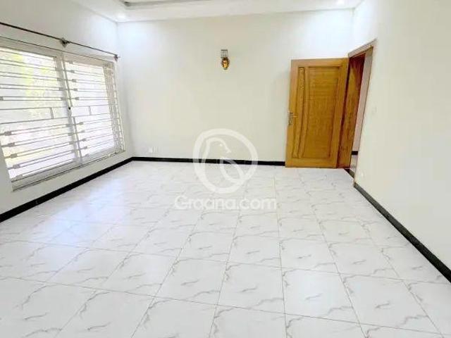 666 Yd² House for Rent