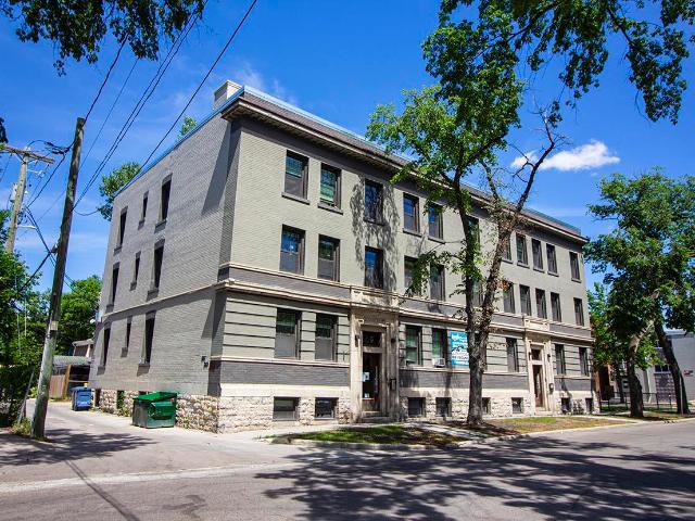 667/669 Wolseley Avenue 2 Bedroom Suite Apartment for Rent