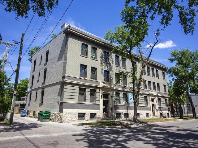 667/669 Wolseley Avenue