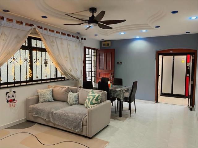 667D Jurong West Street 65 HDB Apartment For Sale, $545,000, 3 Bed 2 Bath 968 sqft $563.00 psf