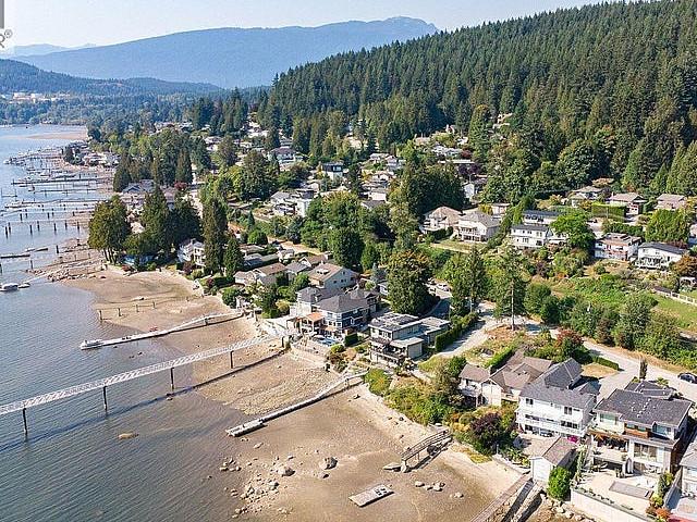 668 Alderside Road Port Moody, British Columbia