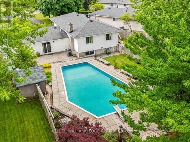 668 Bridle Wood, Burlington, ON, L7L 4E1 house for sale | Listing ID W13436 | Royal LePage