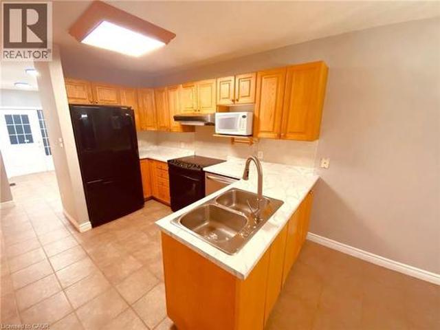 668A Butternut Avenue Unit# Main, Waterloo, ON, N2V 2L1 house for lease | Listing ID 40844 | Royal LePage