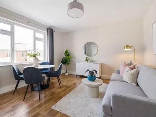 66 Adair Sandymount Avenue, Ballsbridge, Dublin 4, D04 KX07