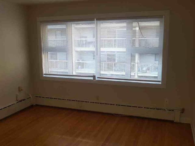 66 Carlton 1 Bedroom Apartment for Rent at 66 Carlton St, Winnipeg, MB R3C 1N9 Downtown Winnipeg