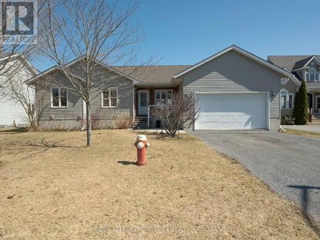 66 Davey Crescent, Loyalist 54 Amherstview, ON, K7N 1X7 house for sale | Listing ID X12065 | Royal LePage