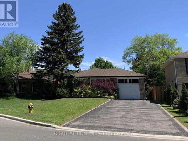66 Dewlane Drive, Toronto, ON, M2R 2P8 house for sale | Listing ID C12669 | Royal LePage