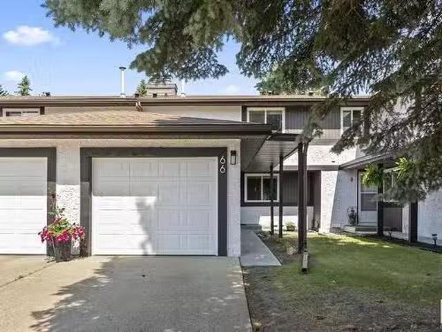 66 Forest Gv, St. Albert, AB, T8N 3K6 townhouse for sale Li.