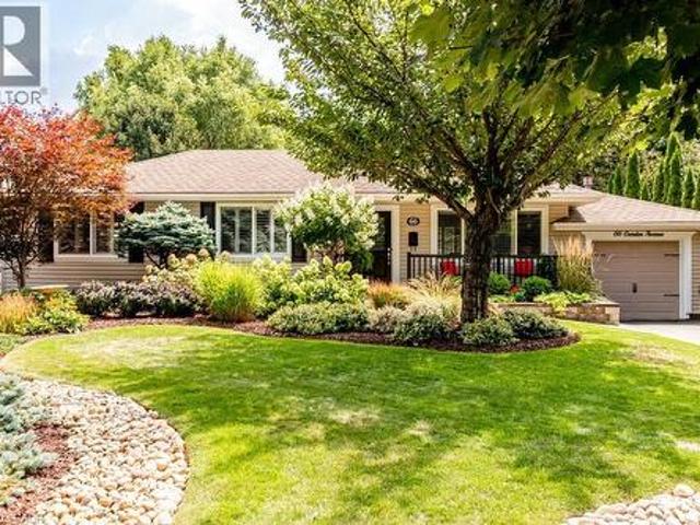 66 Garden Avenue, Ancaster, ON, L9G 2J5 house for sale | Listing ID 40828 | Royal LePage