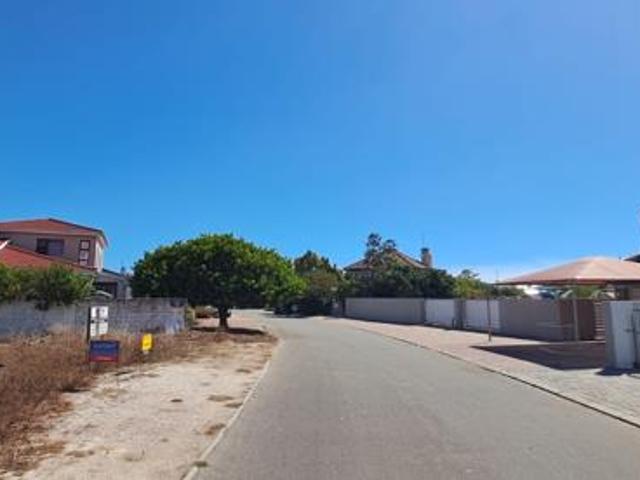 670 m² Land available in Port Owen