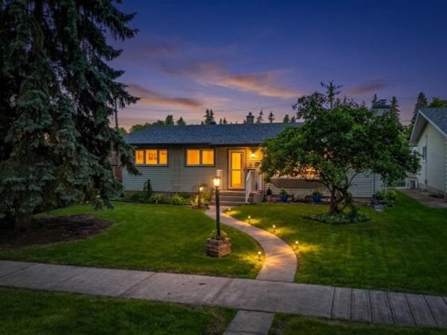 6716 A Avenue Nw, Edmonton, AB, T6A 0M2 house for sale | Listing ID E4499 | Royal LePage