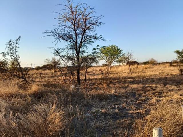 671 m² Land available in Bendor
