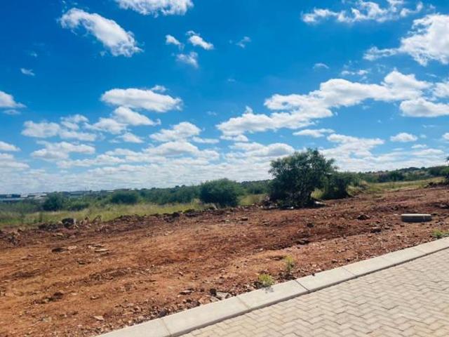 671 m² Land available in Bendor