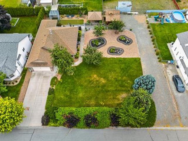 671 Mccurrach Place, Kamloops, BC, V2B 8R1 house for sale | Listing ID 10394 | Royal LePage
