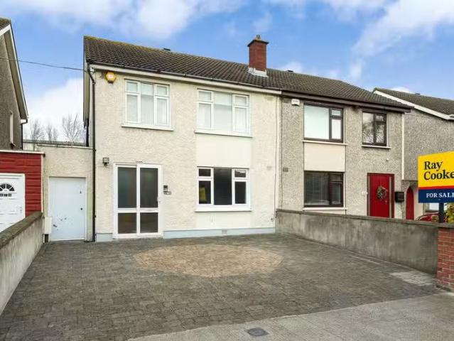 672 Collins Avenue, Whitehall, Dublin 9 is for sale