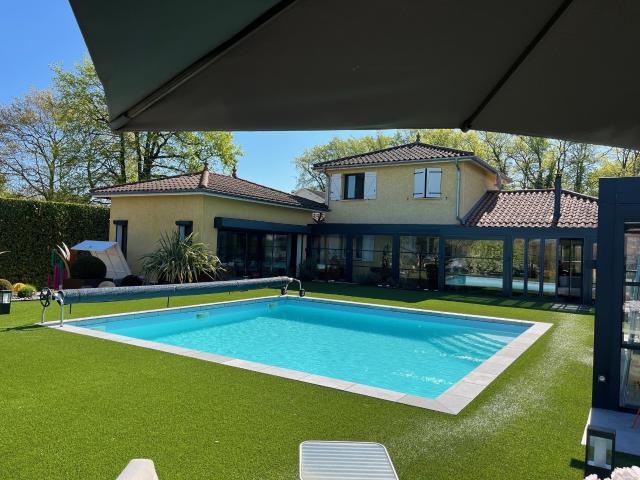 6733 MONTMERLE SUR SAONE Villa d'exception