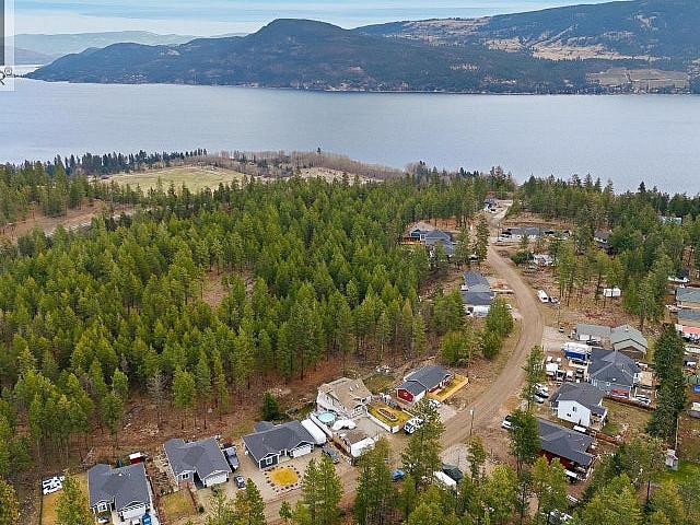 674 Muir Road Kelowna, British Columbia