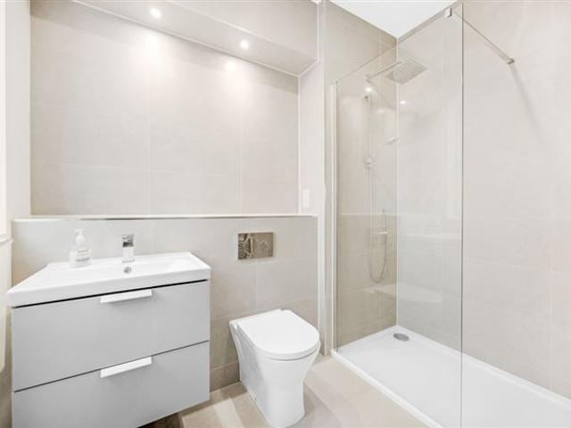 675,000 | 6 Skylark Way, St Marnock's Bay, Portmarnock, County Dublin Noel Kelly Auctioneers Ltd 4997 MyHome. Ie Residential