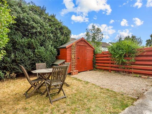 675,000 | 9 Glencairn Avenue, The Gallops, Leopardstown, Dublin 18 Sherry FitzGerald Foxrock 5024 MyHome. Ie Residential
