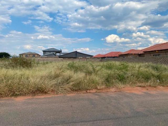 675 m² Land available in Chroom Park