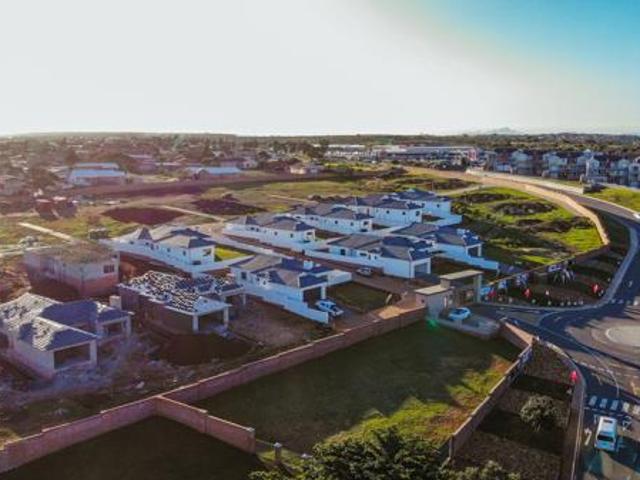 675 m² Land available in Jeffreys Bay Central