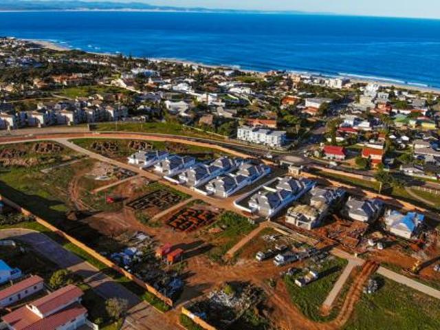 675 m² Land available in Jeffreys Bay Central