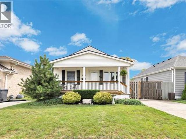 678 Labute, Tecumseh, ON, N8N 2B3 house for sale | Listing ID 26020 | Royal LePage