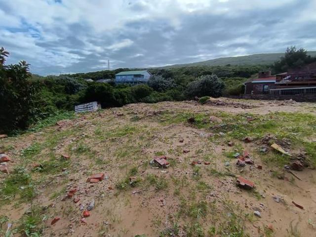 679 m² Land available in Beachview