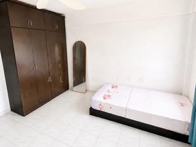 680 HOUGANG AVENUE 8
