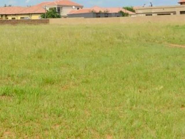 680 m² Land available in Aerorand