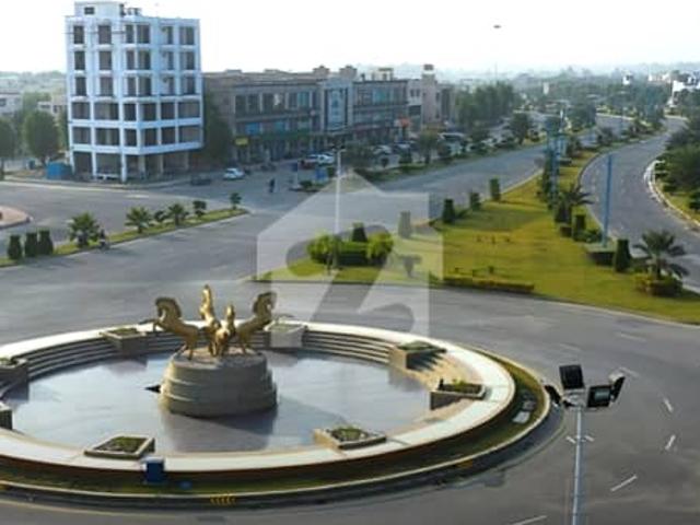 680 sqft Ground Floor Shop in Madina Mall & Residences Bahria Orchard Phase 1