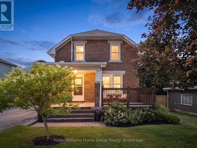680 St Andrew Street W, Centre Wellington Fergus, ON, N1M 1P6 house for sale | Listing ID X13601 | Royal LePage