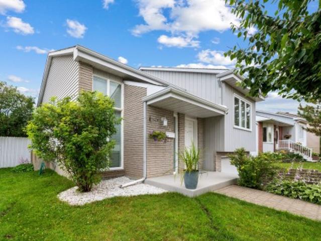 680 Rue Sarto, Laval Fabreville, QC, H7R 9Z7 house for sale | Listing ID 16632 | Royal LePage