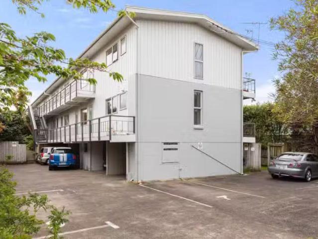 6/825 New North Road, Mount Albert, Auckland City For Sale