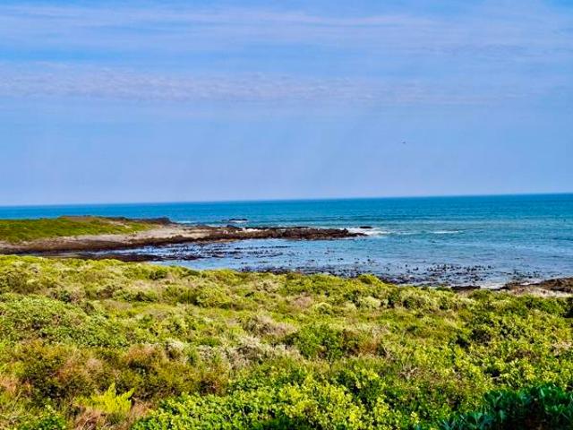 682 m² Land available in Grotto Bay