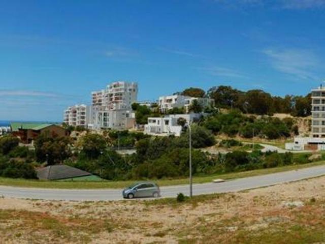 682 m² Land available in Summerstrand