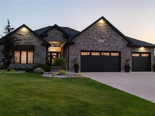 6831 Creekside Drive, Plympton Wyoming, ON, N0N 1E0 house for sale | Listing ID 26011 | Royal LePage