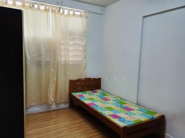 684 HOUGANG AVENUE 8