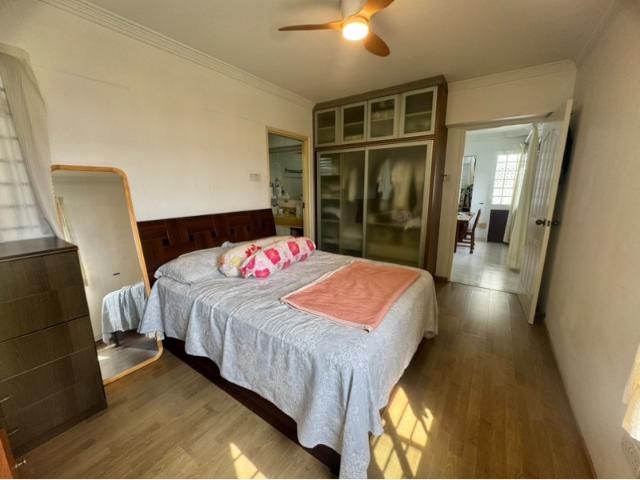 684D Choa Chu Kang Crescent HDB Apartment For Sale, $525,000, 3 Bed 2 Bath 968 sqft $542.00 psf