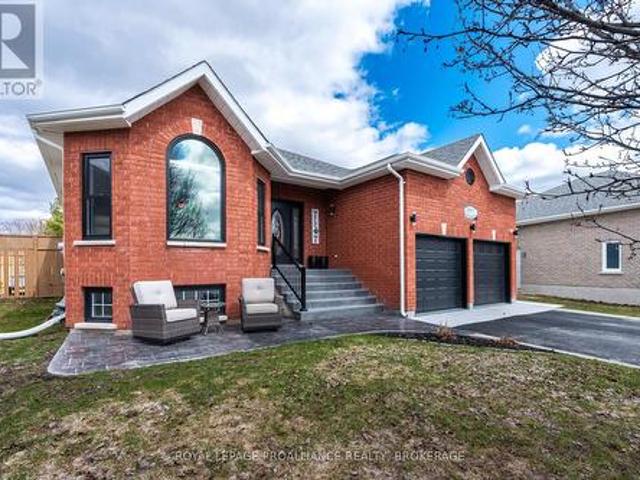 688 Chadwick Court, Kingston City Northwest, ON, K7P 3E9 house for sale | Listing ID X13005 | Royal LePage